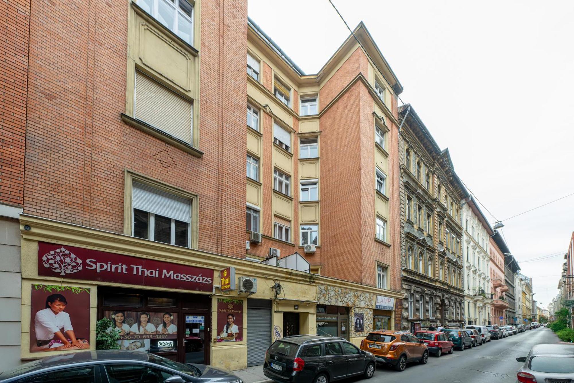 Citycenter Luxe Suite Budapest Esterno foto